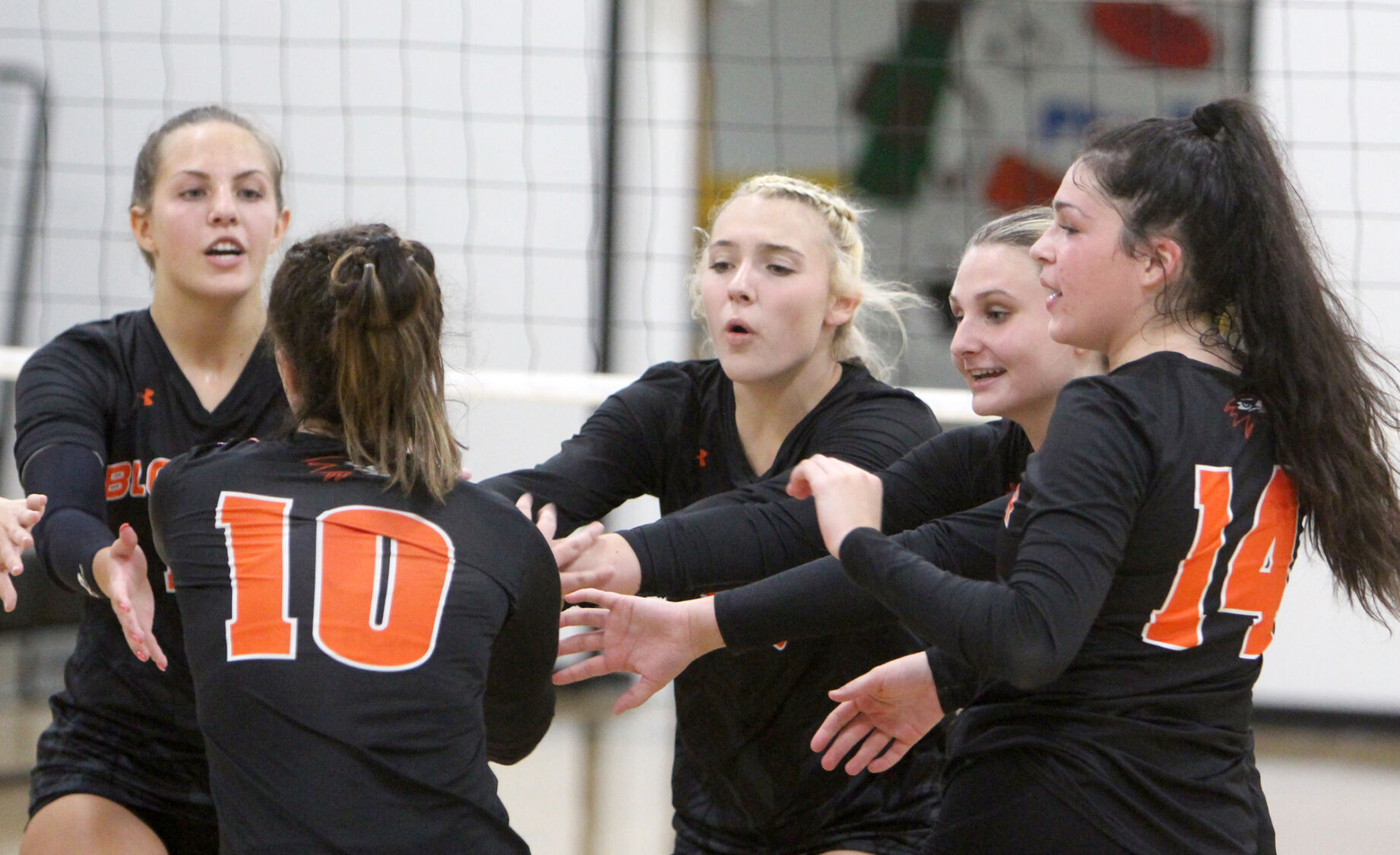 Bloomer at Cadott volleyball 9-13-22